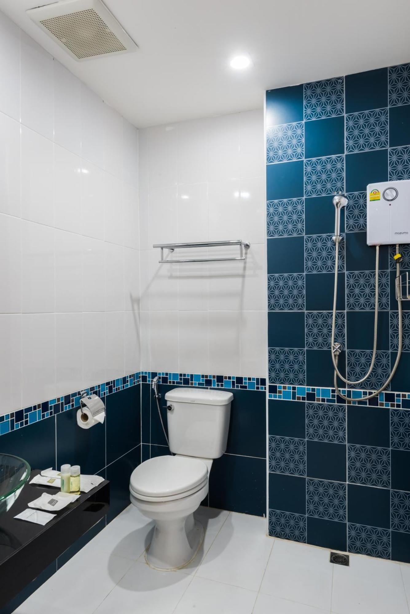 Nine Blue Residence Nong Prue Екстер'єр фото